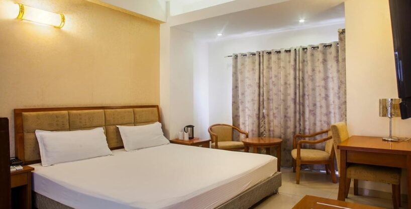 Ready-to-move 2BHK flats in Omaxe